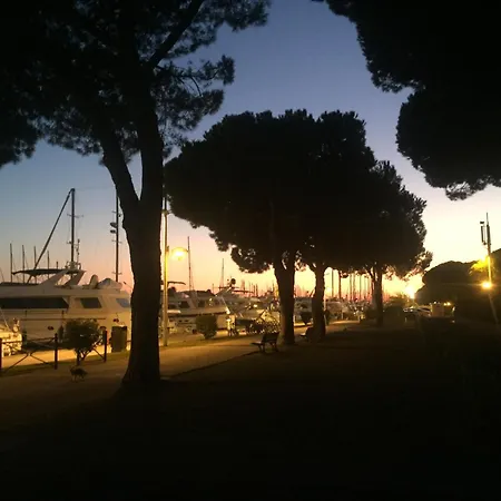 Lägenhet Les Jardins Du Port *